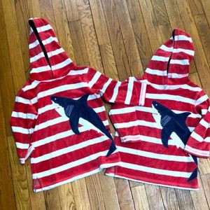 TWIN PACK: Mini Boden Toweling Beach Cover Up - KIDS so 3-4 / 110cm